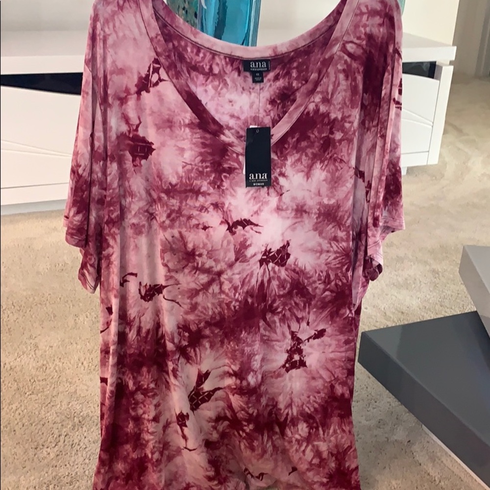 PLUS SIZE V-NECK OVERSIZE TEE SHIRT